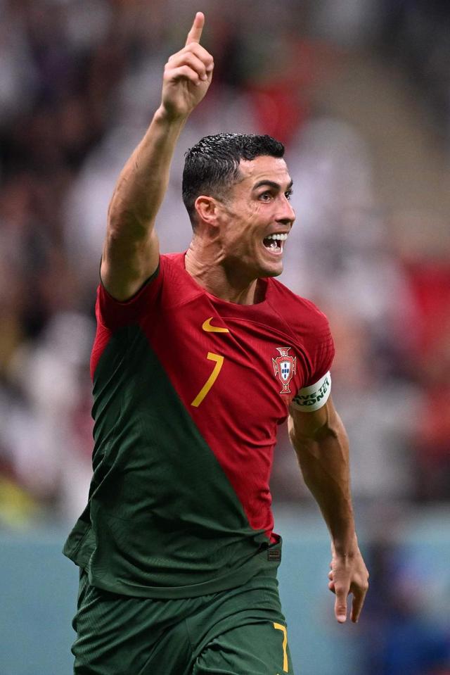 荷兰女国脚罗尔德公开谈论与女友恋情，两人曾因亲密照片受批评