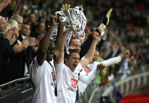 篮球湖人客场取胜，球迷直呼不容易