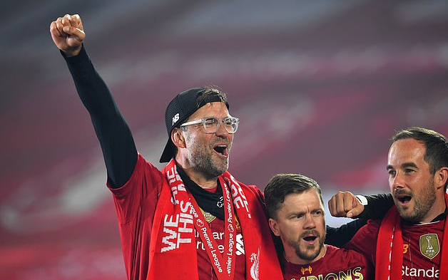 记者：海港近些年投入难比金元时代，穆斯卡特有强大调整能力