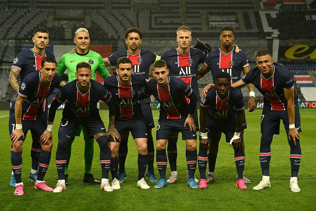 广东男篮33分大胜晋级八强，徐杰23+6胡明轩复出10+3，王洪泽9分