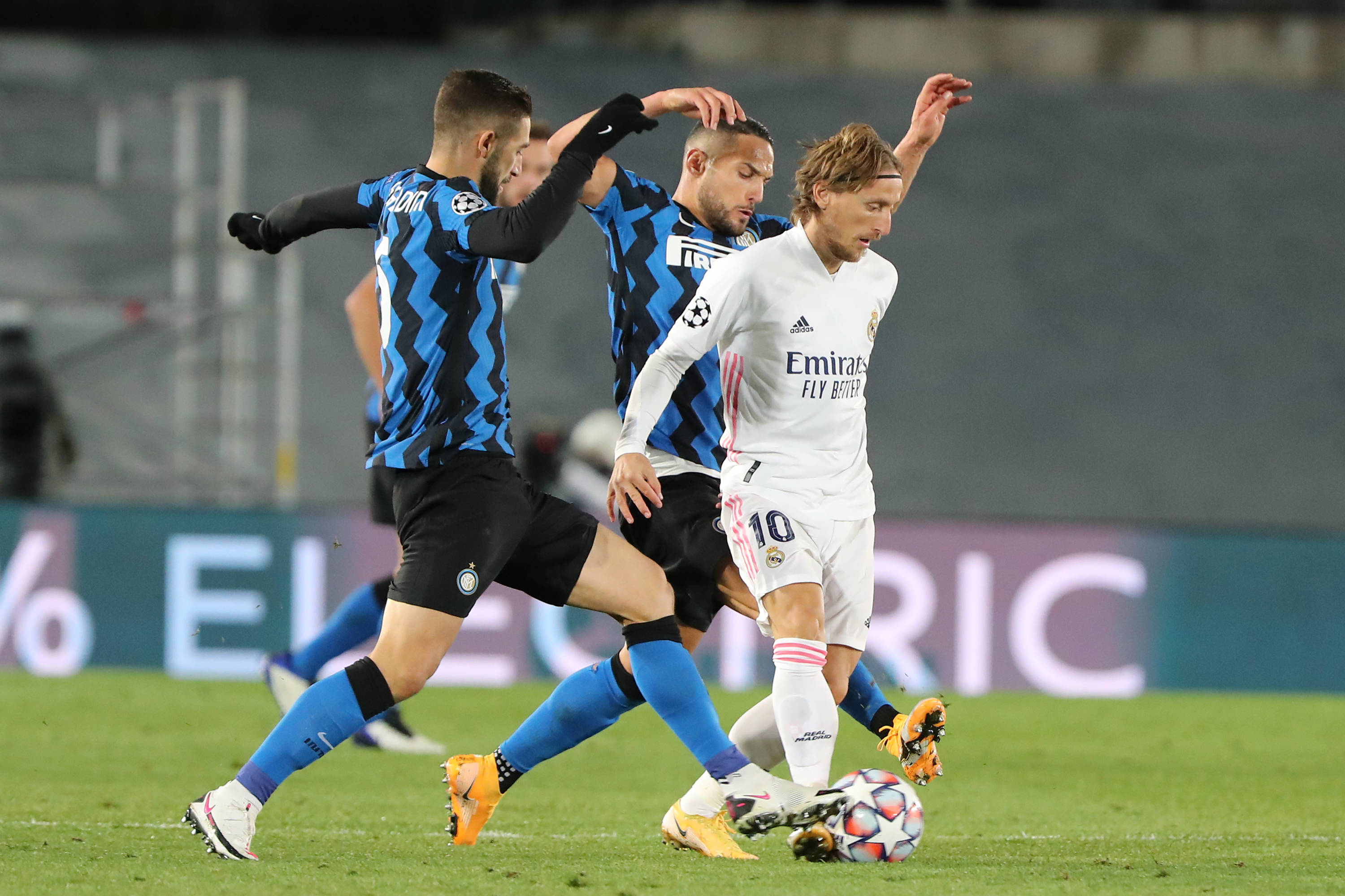 德天空：皇马有意法鹰后卫布朗，近期已派球探考察球员